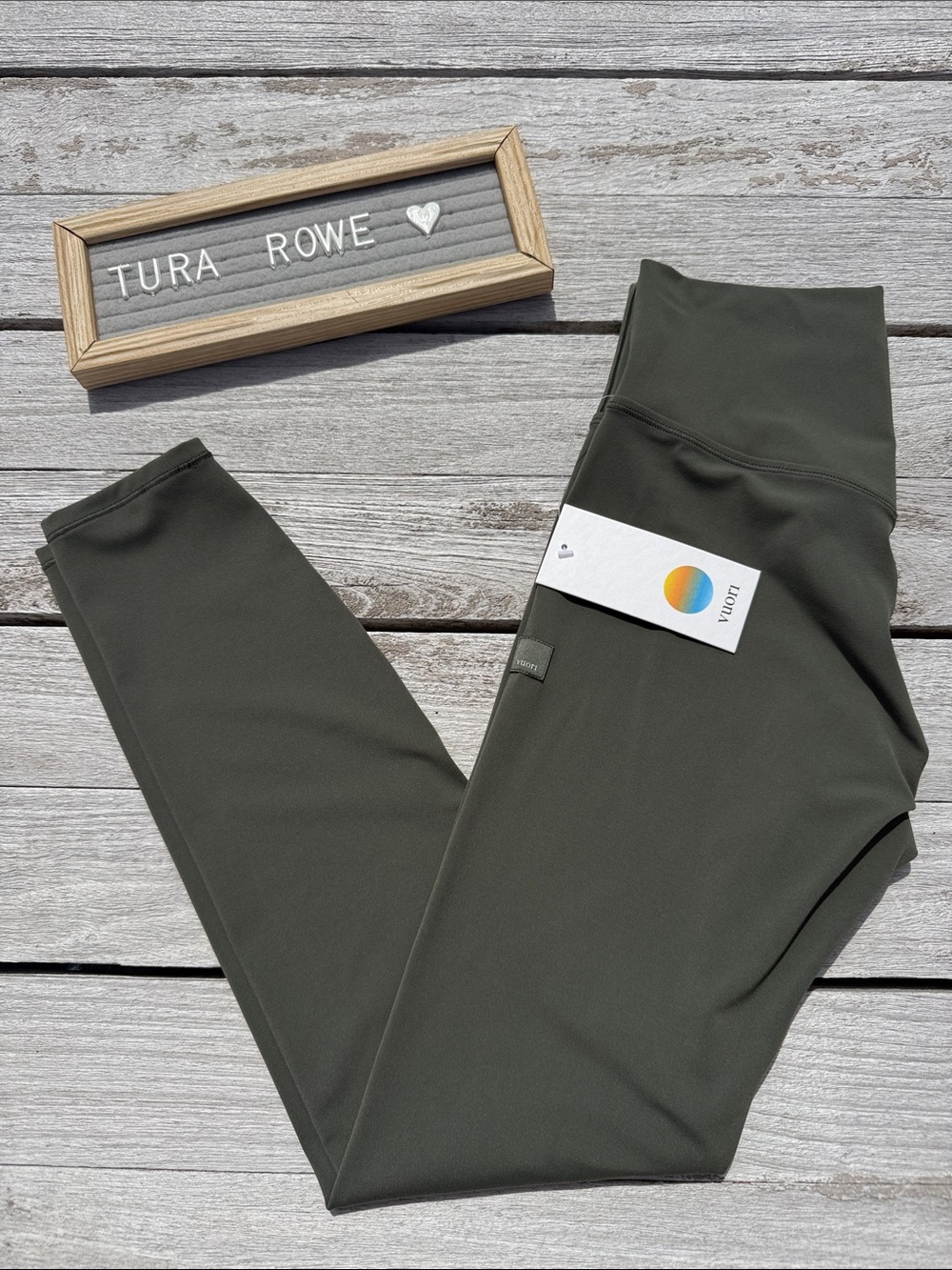 Vuori AllTheForm Legging Army Green Size Small NWT 💚✨